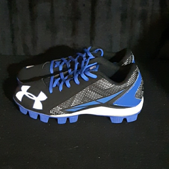 Sneakers - Picture 2 of 7